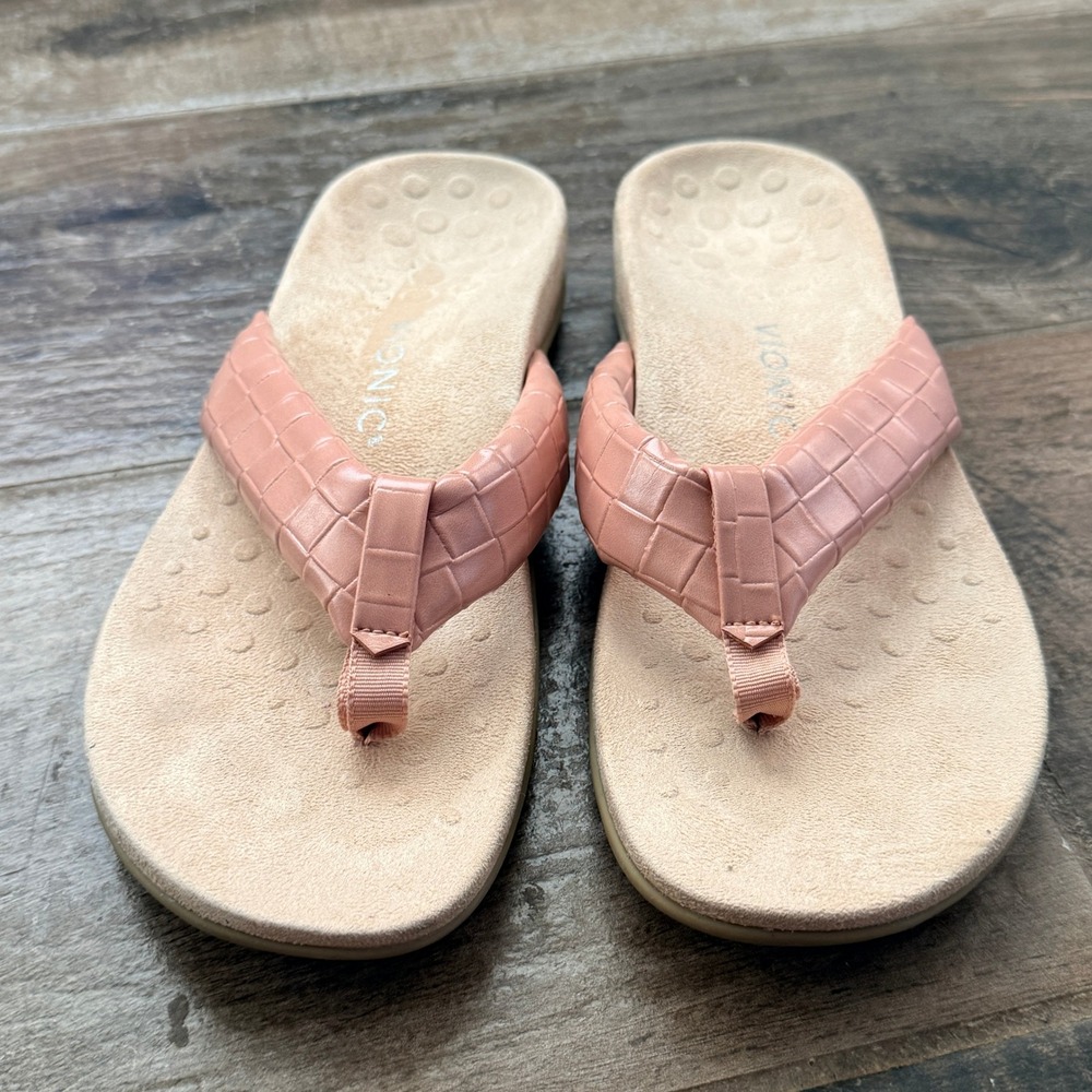 Vionic Layne Woven Croc Toe Post Orthotic Flip Flop Sandals, Pink, 9.5(41.5) - Picture 3 of 7
